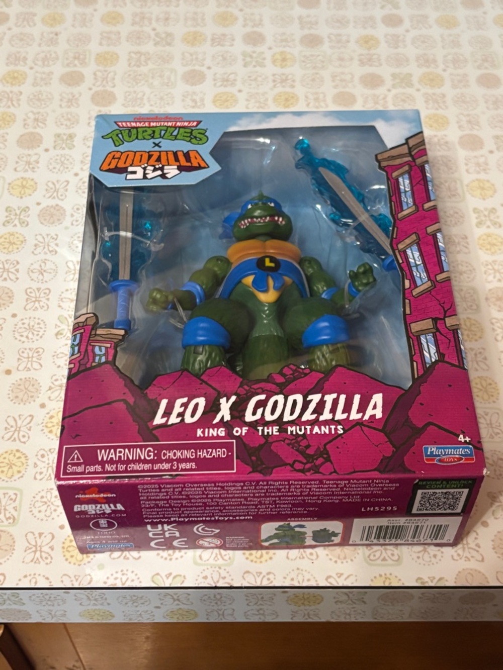 TMNT Teenage Mutant Ninja Turtles X Godzilla Leo X Godzilla Playmates 2025 - Picture 7 of 7